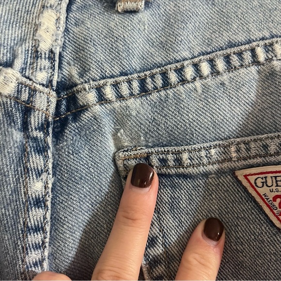 Vintage Guess Jeans True Vintage Light Blue Tapered Mid Rise Distressed Mom Jean - Picture 6 of 13